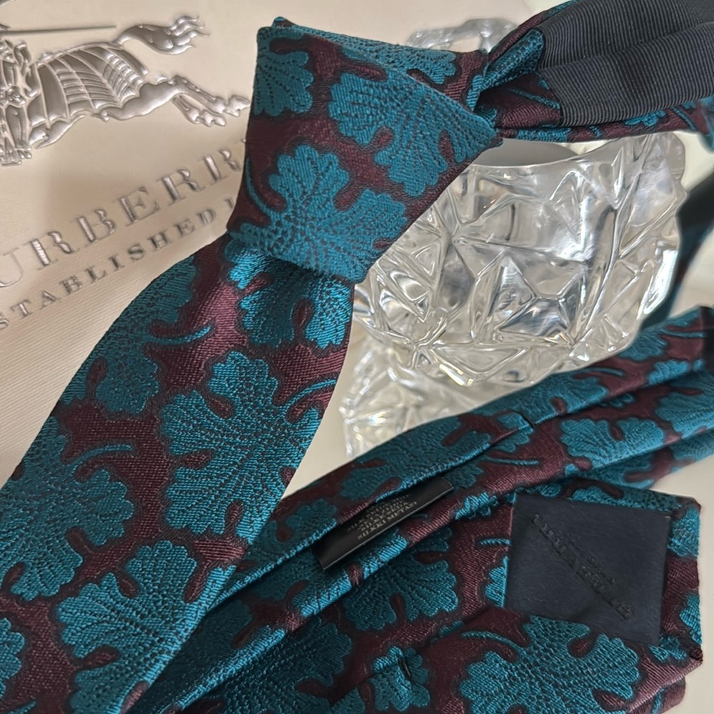 Burberry Porsum Tie w Box  💙🤎